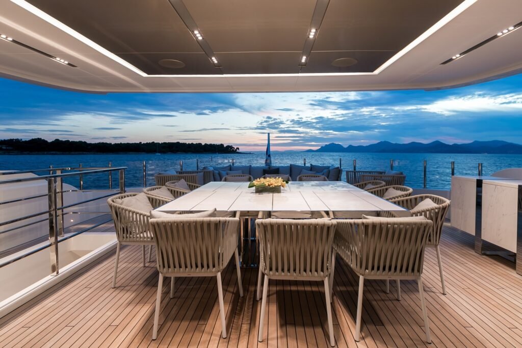 OURANOS exterior dining