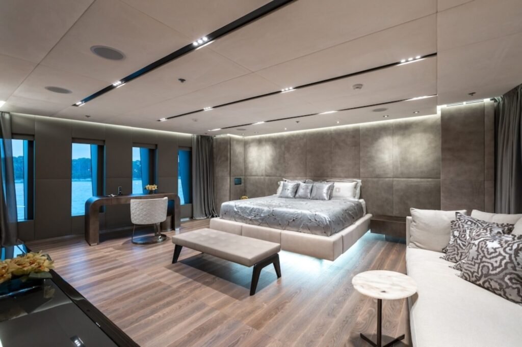 OURANOS master suite