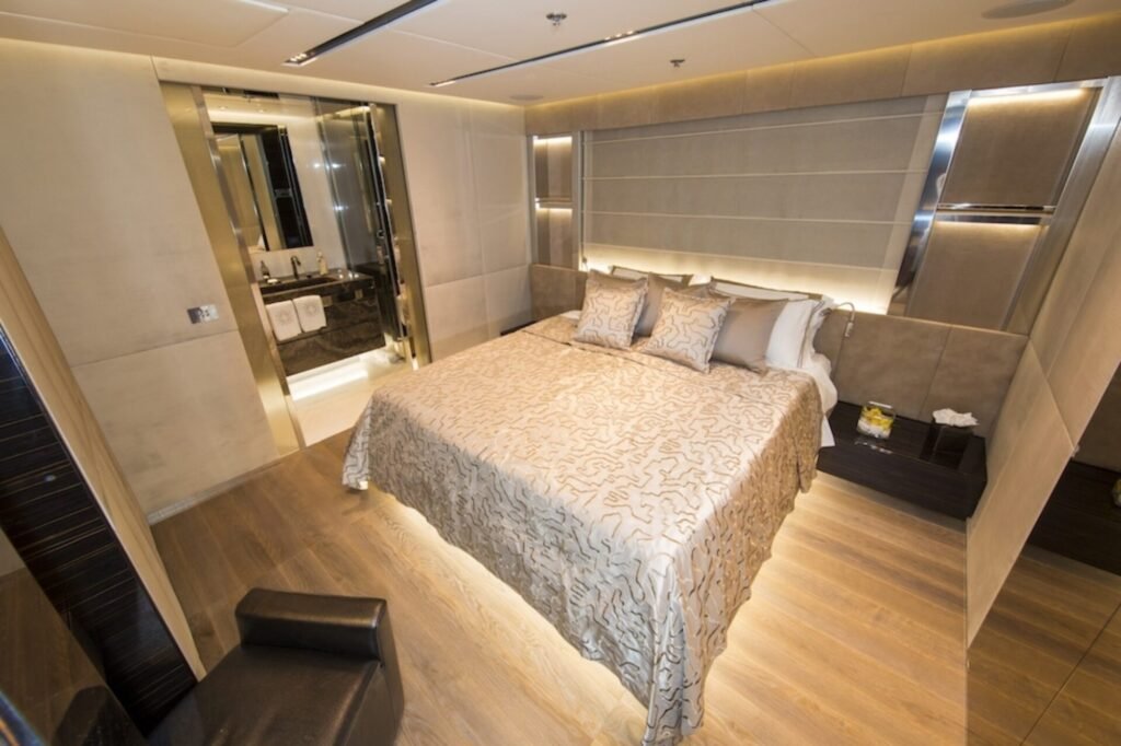 OURANOS VIP cabin