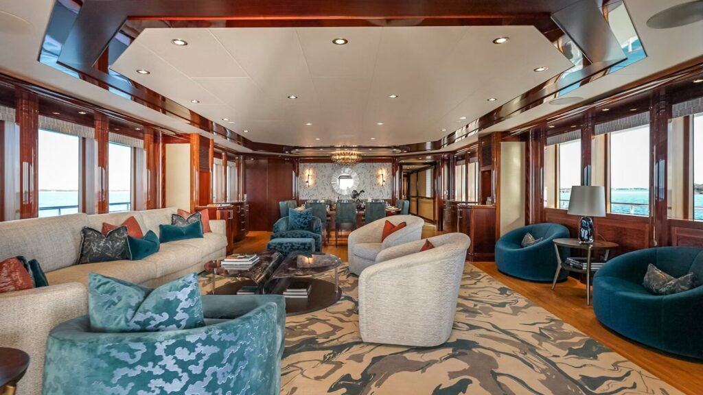 Valinor Main Salon