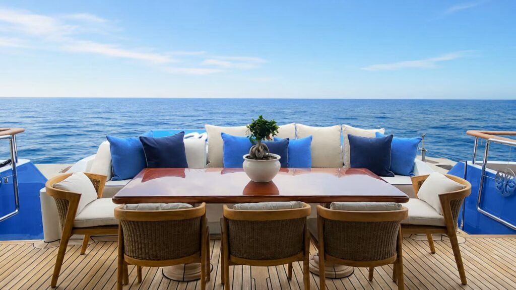 Mosaique Upper Deck Dining