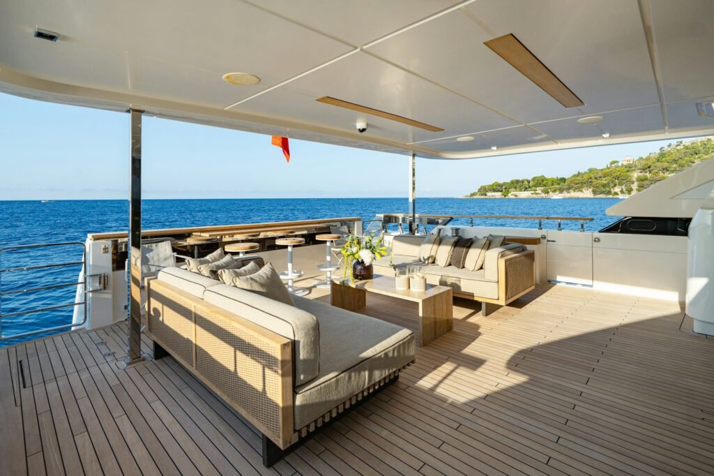 PALOMA main deck aft
