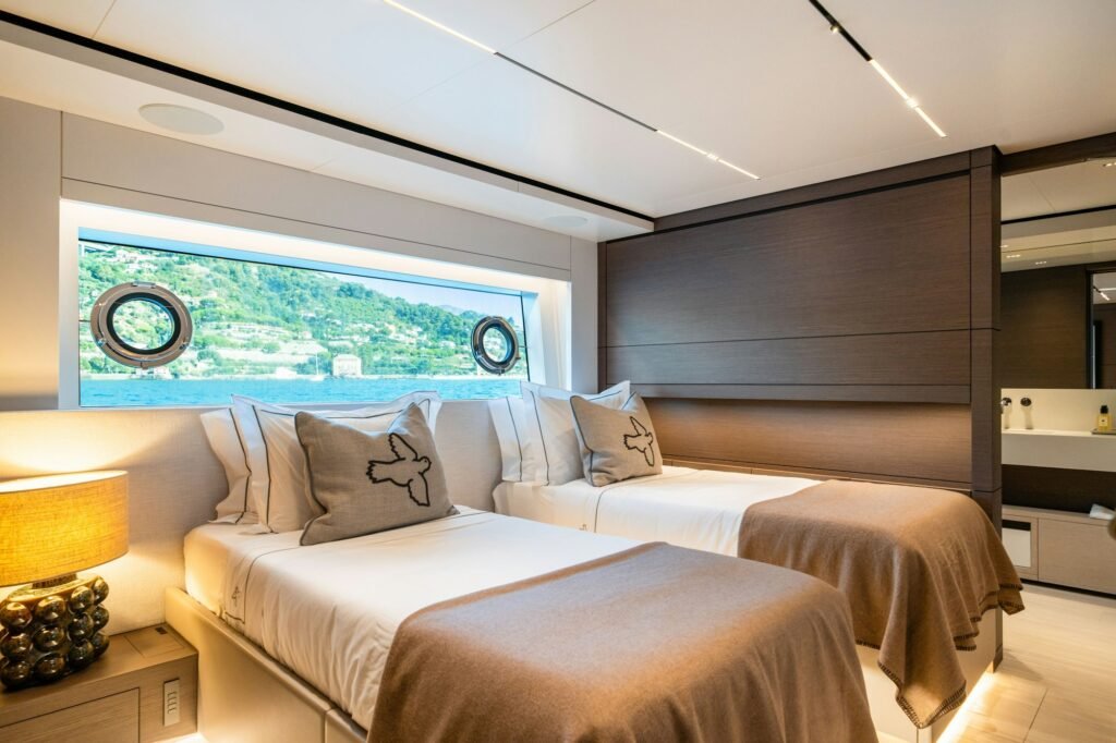 PALOMA twin convertible cabin