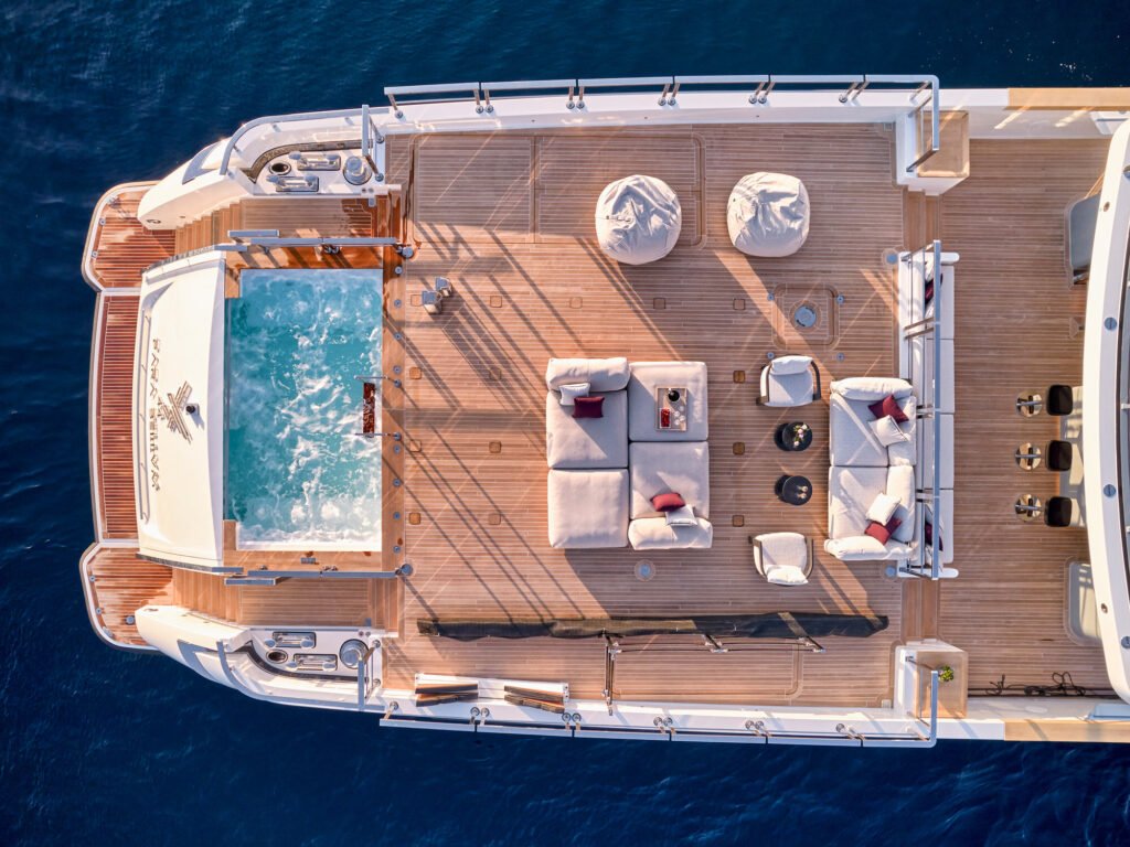 Para Bellvm Yacht for charter 6
