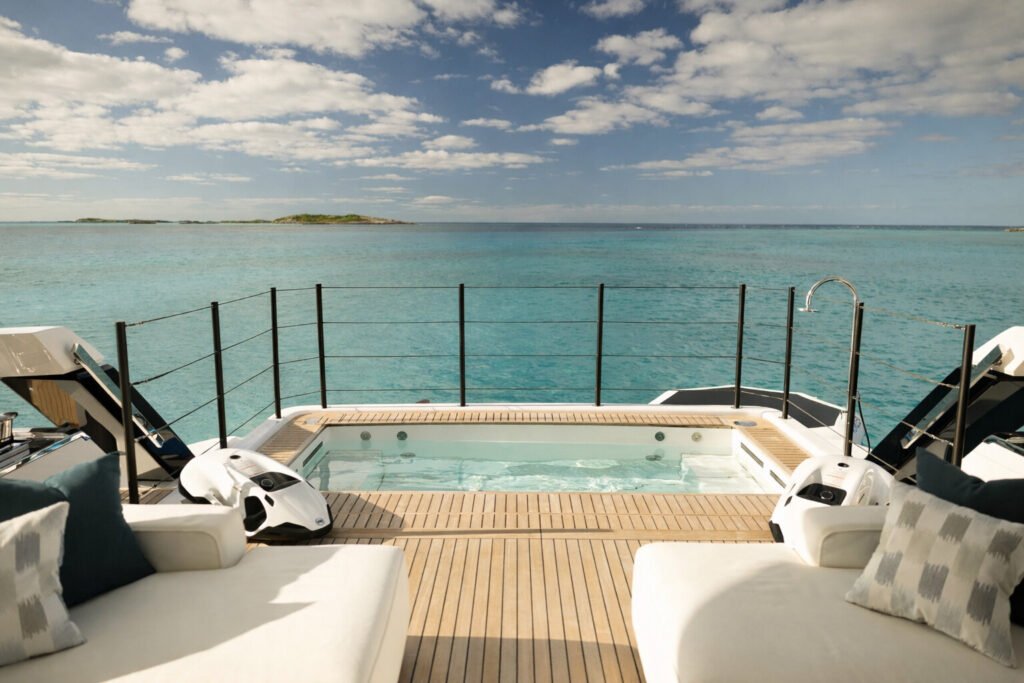 Perla Bianca Yacht for charter 6