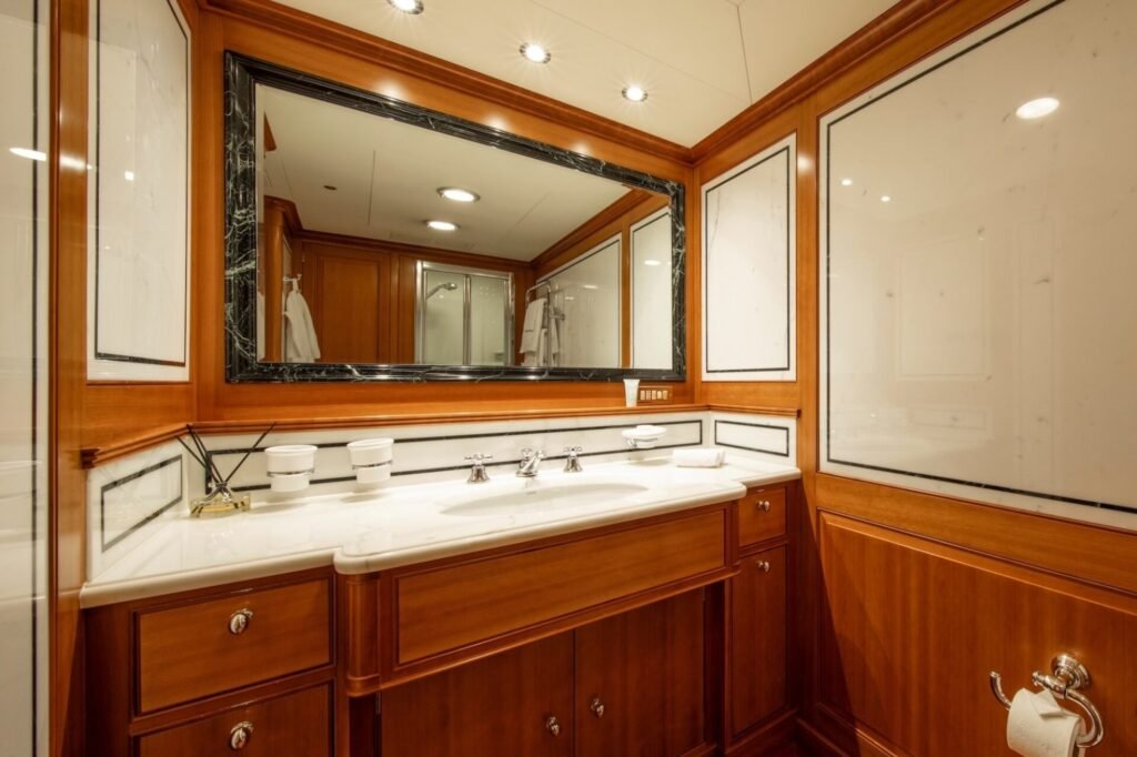 PERSEUS guest cabin