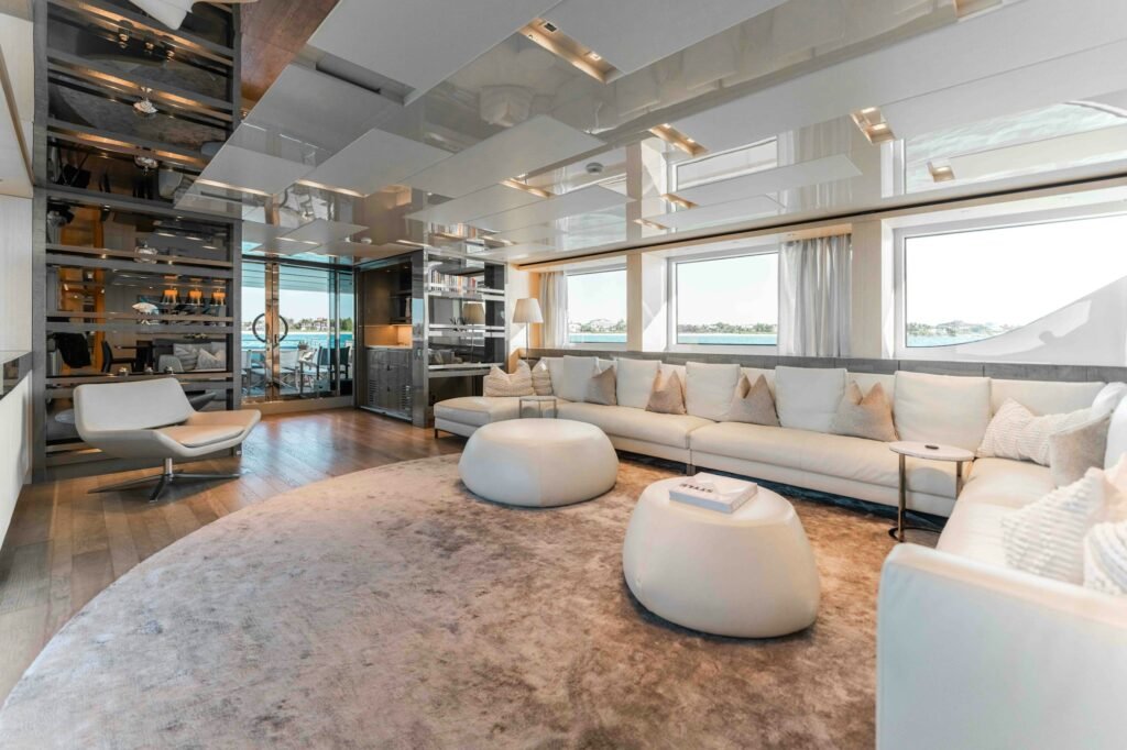 PREMURA main salon