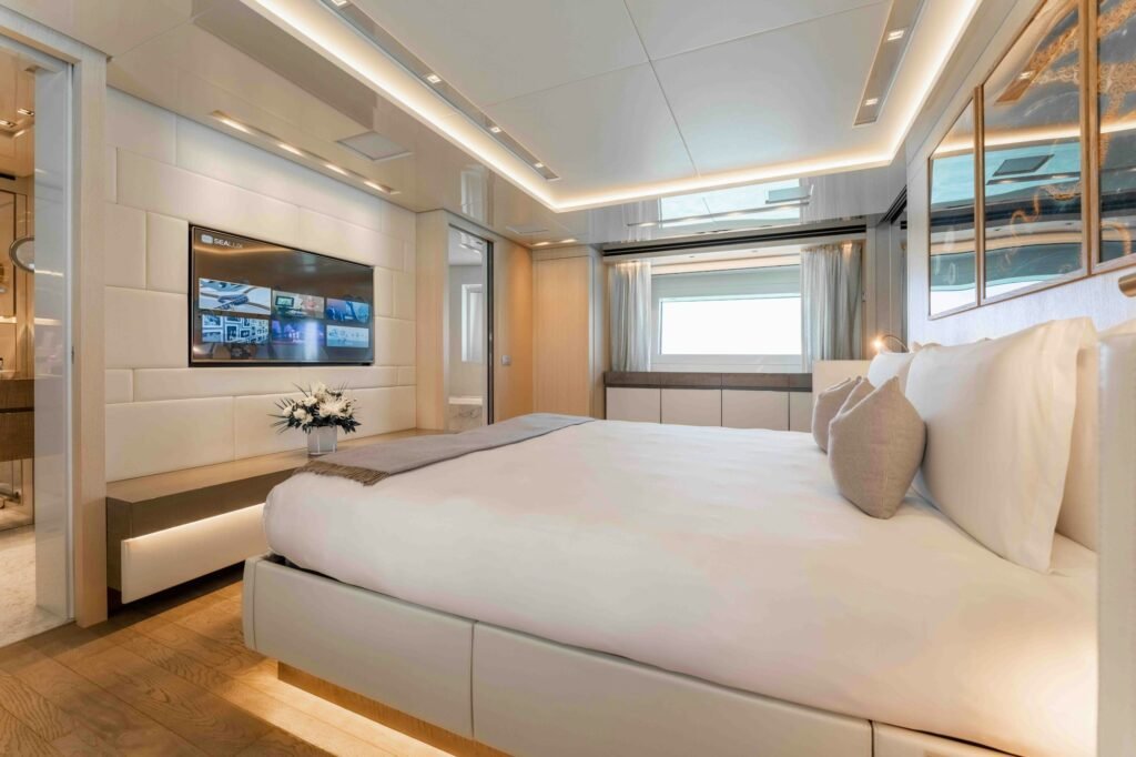 PREMURA twin cabin