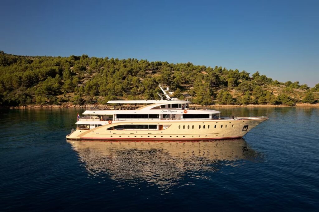 QUEEN ELEGANZA for charter, profile view