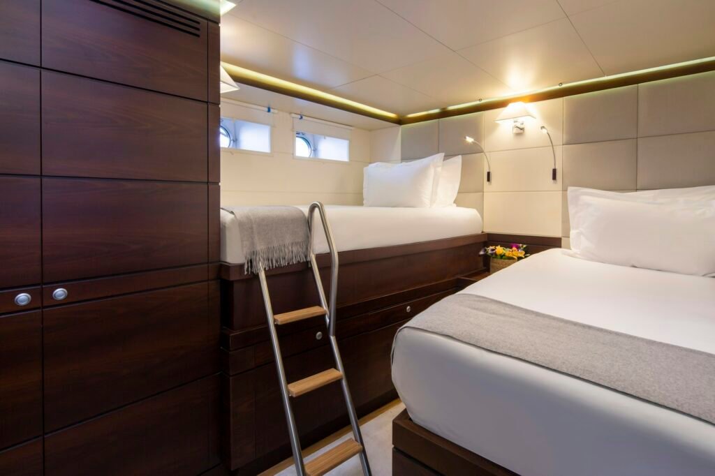 RADIANCE bunk cabin