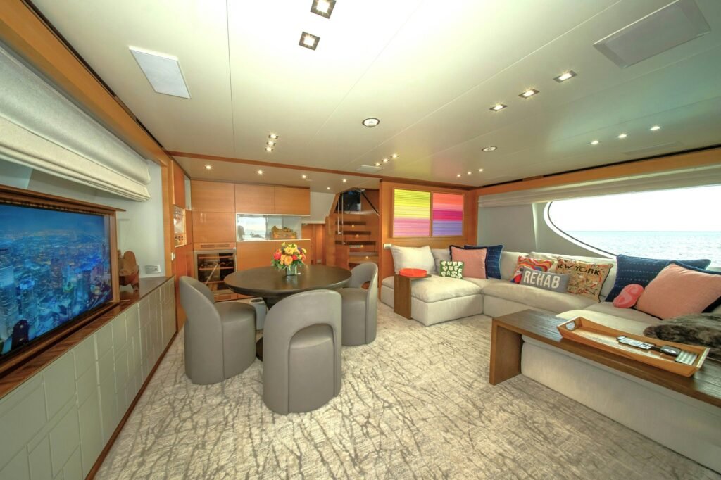 REHAB skylounge