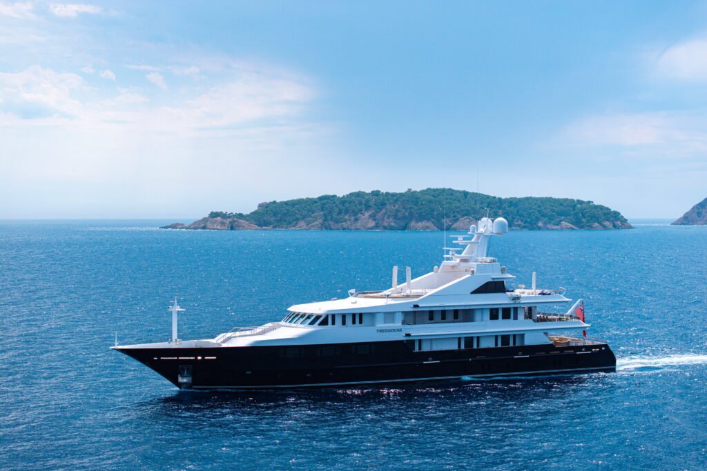Rosehearty Yacht for charter 6