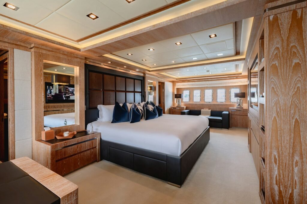 ROYALE X full-beam master stateroom