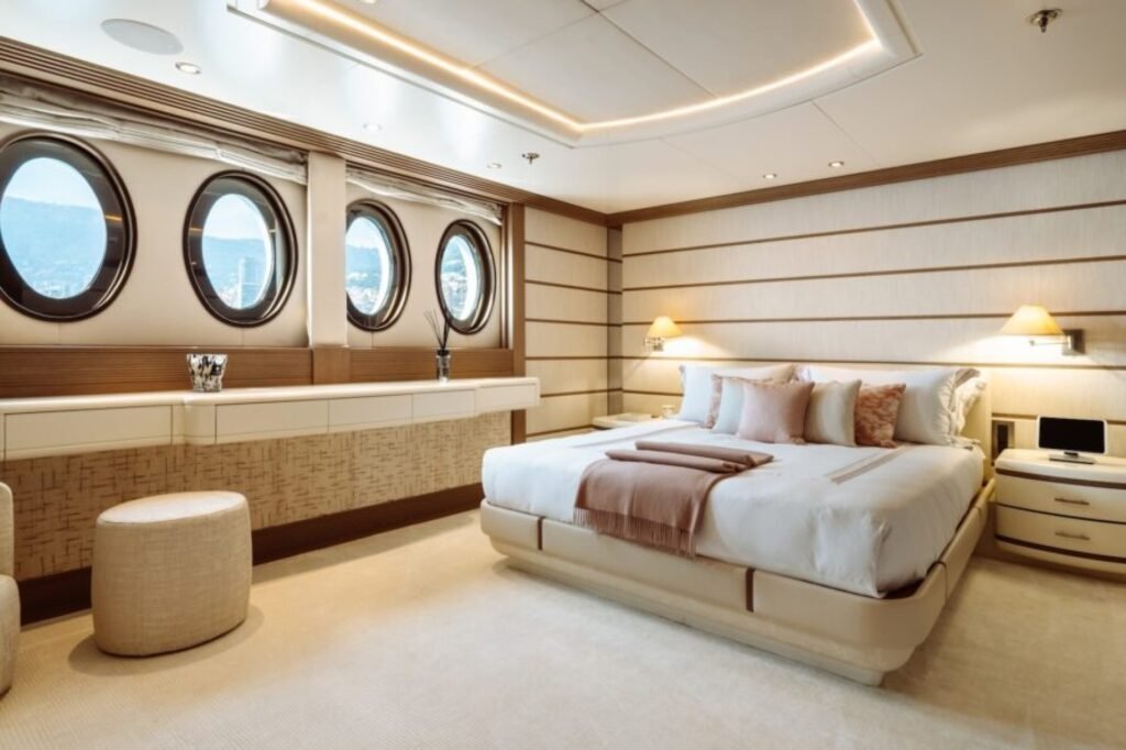 SAMIRA guest cabin