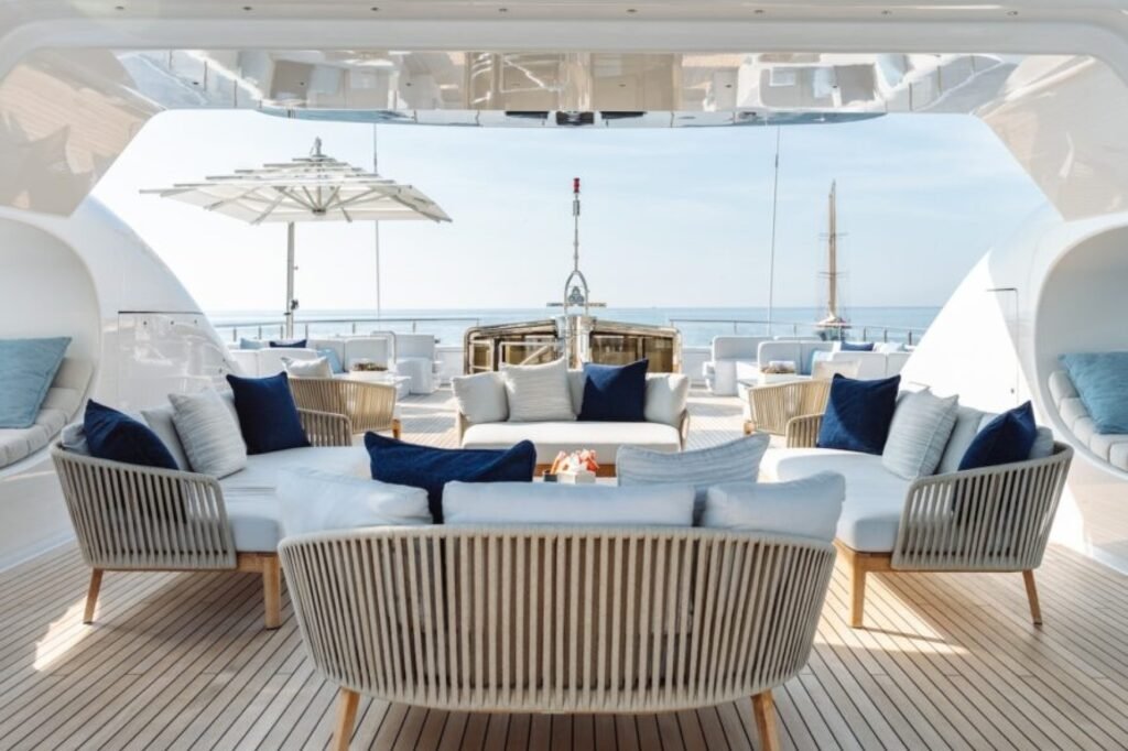 SAMIRA sundeck