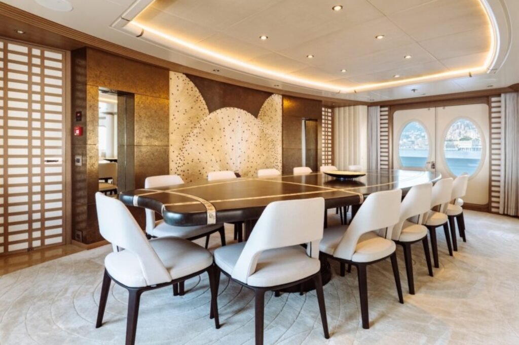 SAMIRA main salon