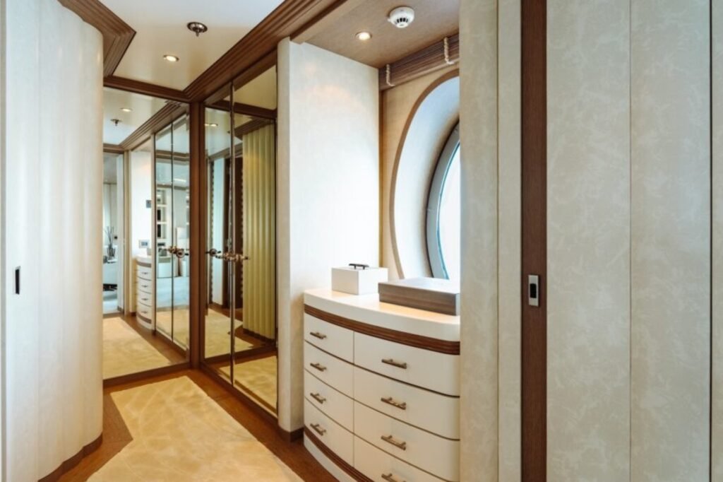 SAMIRA master suite