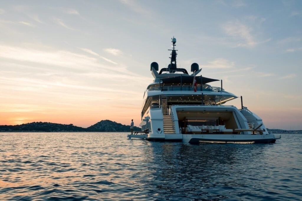 SAMURAI aft deck and beach club