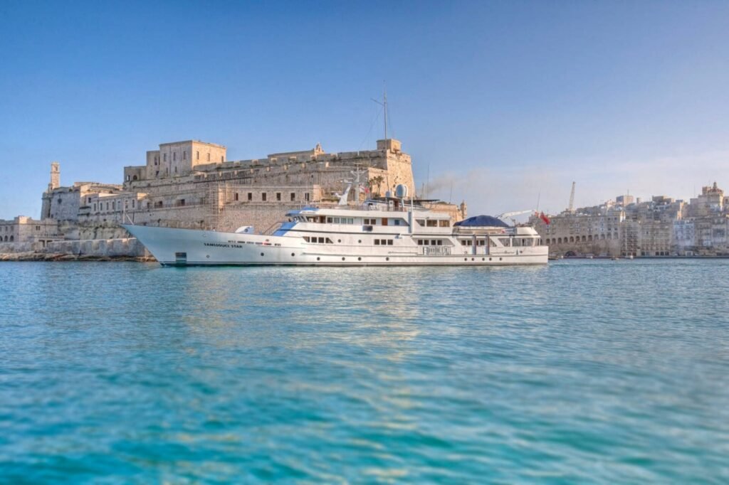 SANSSOUCI STAR for charter, profile view