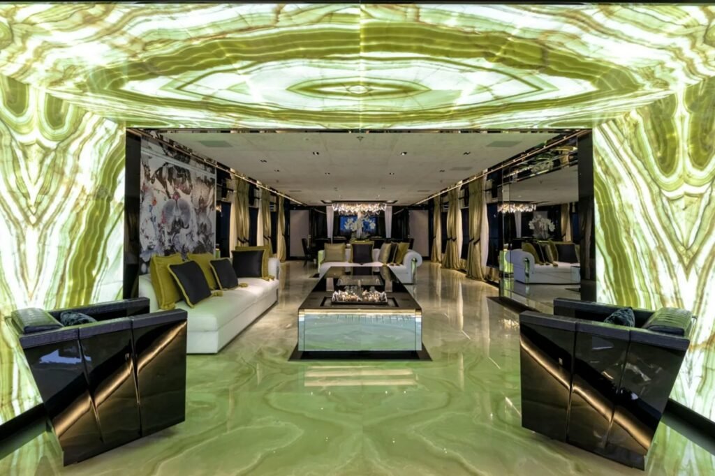 SARASTAR sundeck lounge and bar