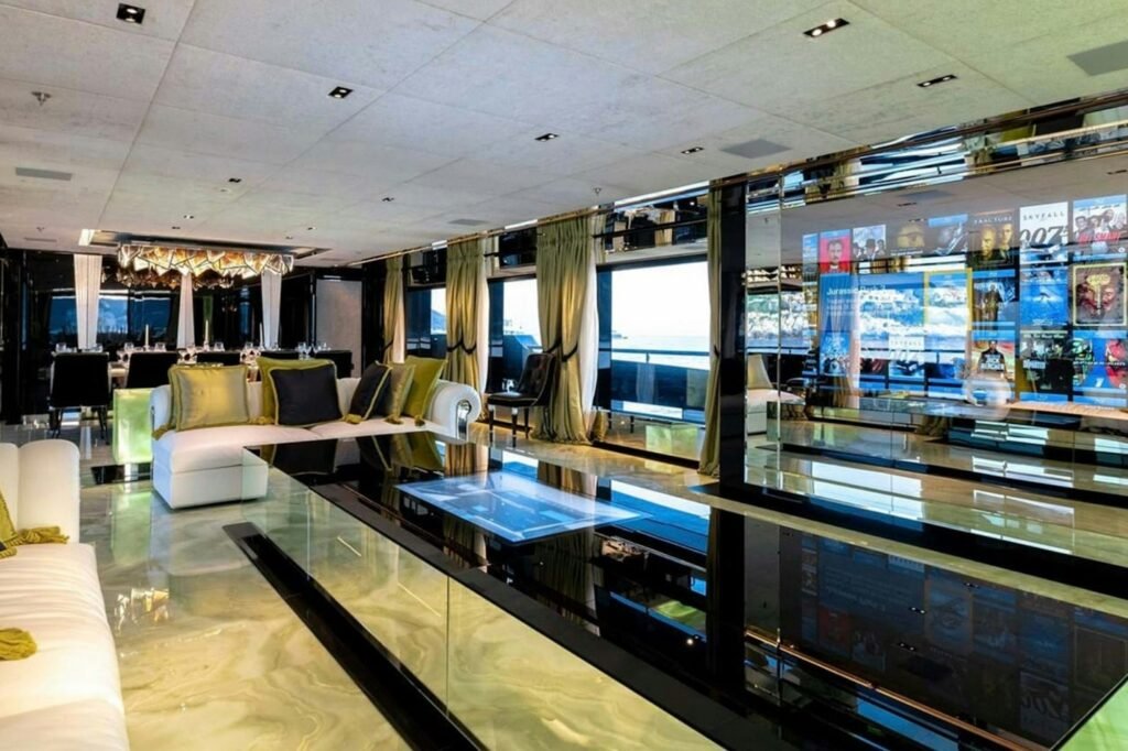 SARASTAR master stateroom