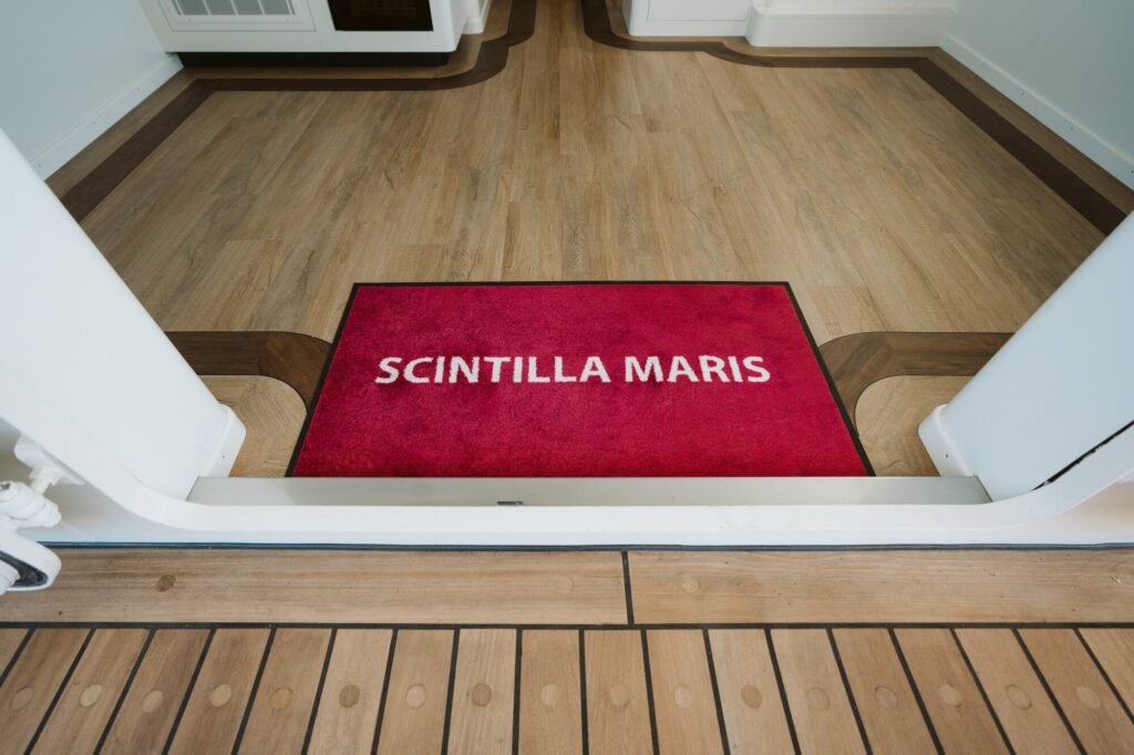 SCINTILLA MARIS main salon