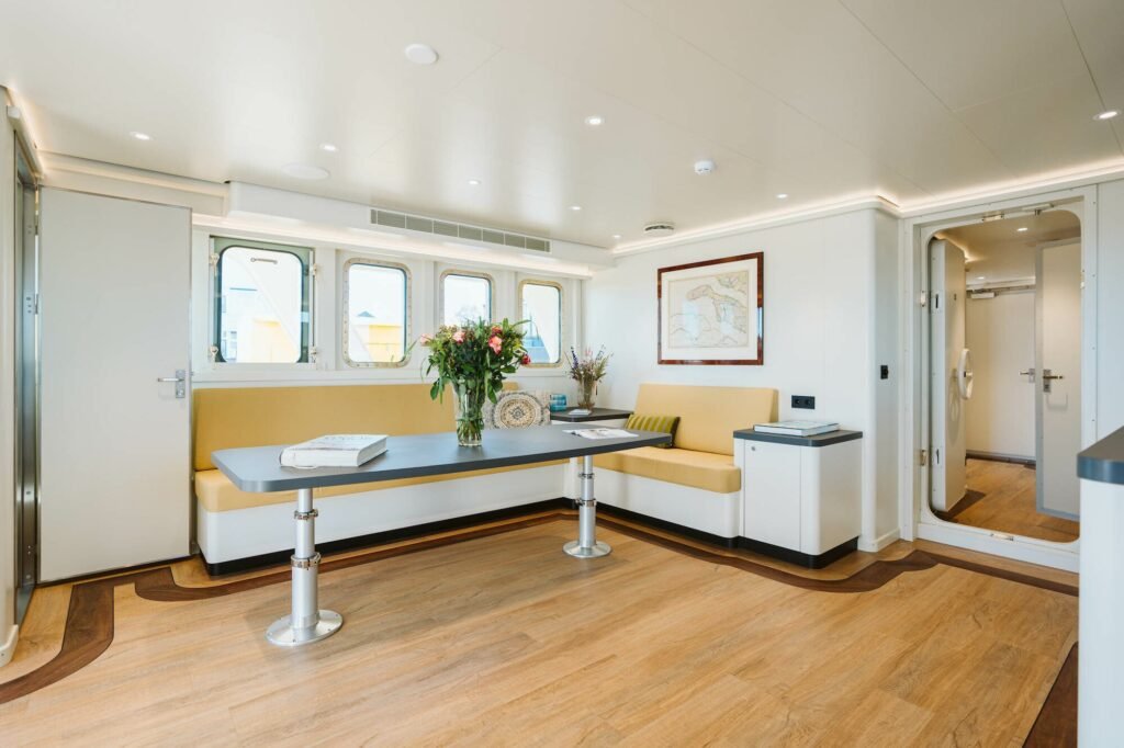 SCINTILLA MARIS master cabin