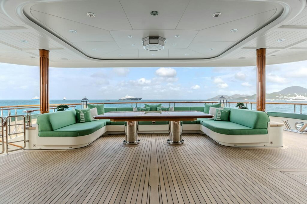SEA OWL main deck aft entertaining
