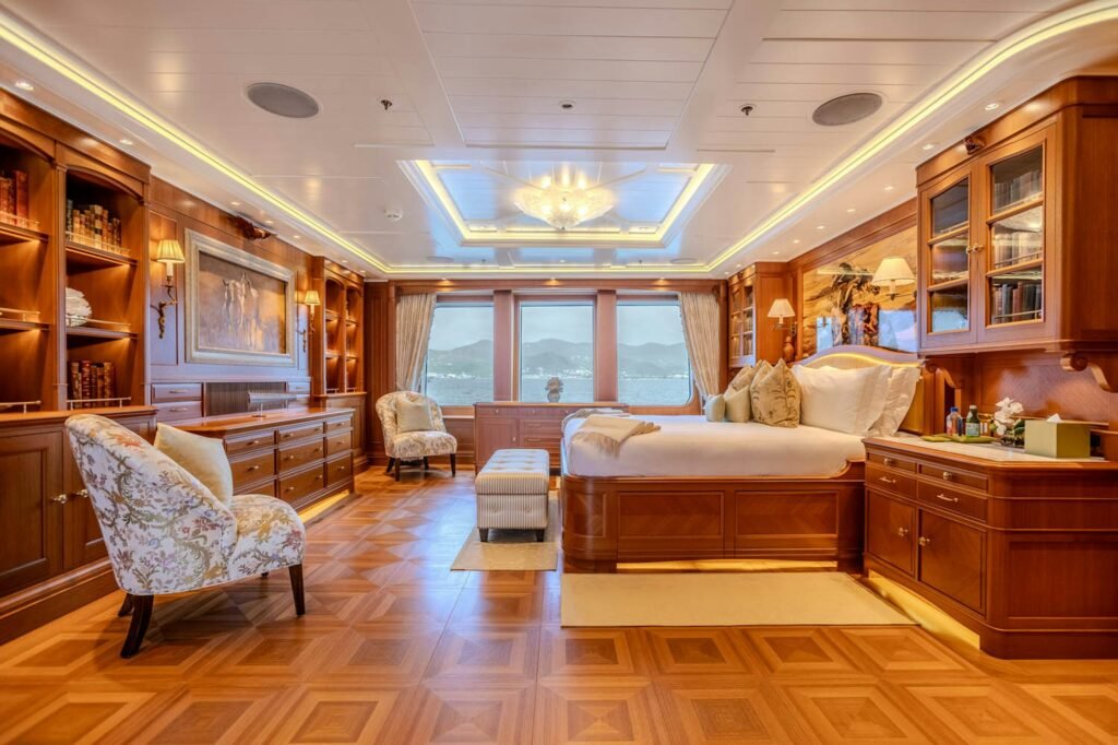 SEA OWL master sitting area