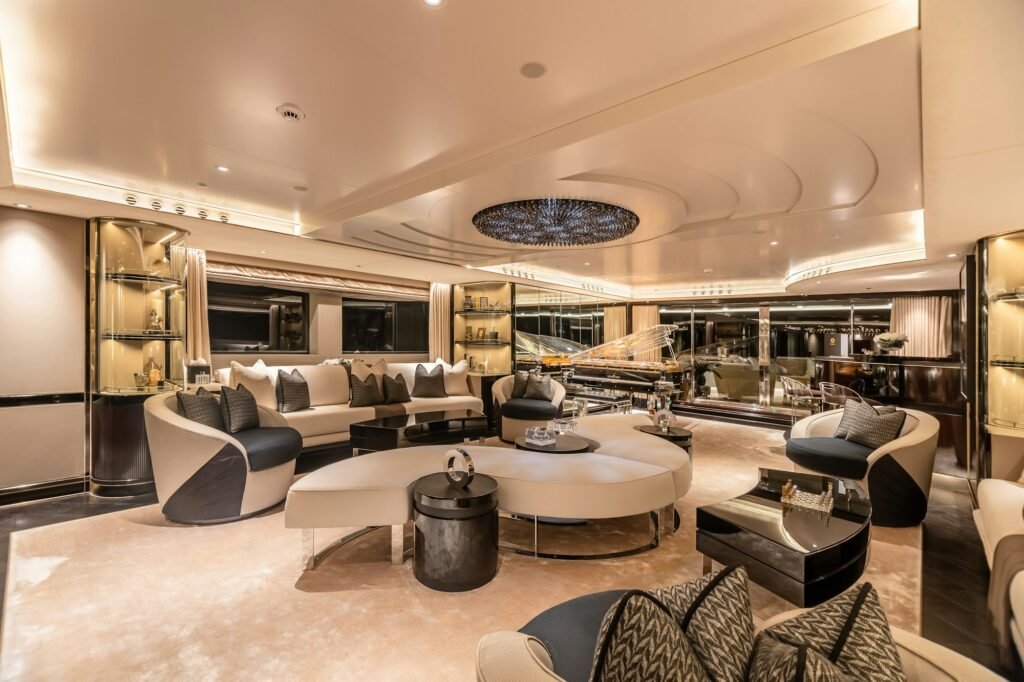 SEALION main salon