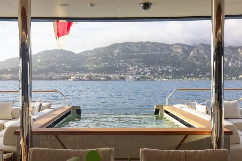 SEAWOLF X pool and deck