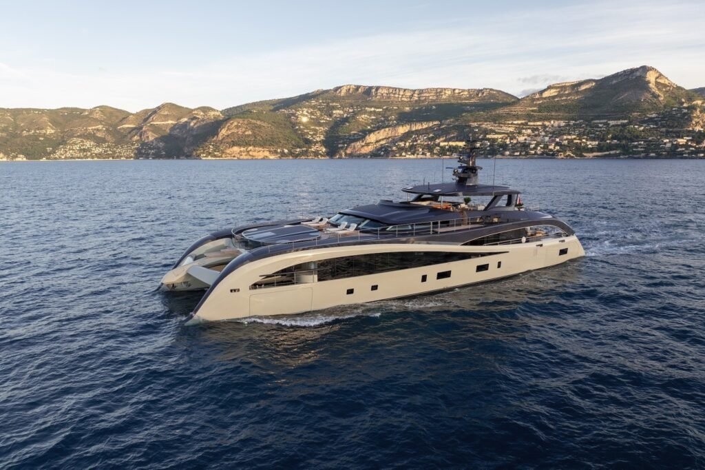 SEAWOLF X bow and sundeck
