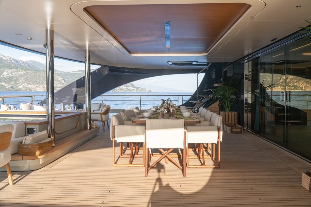 SEAWOLF X guest cabin