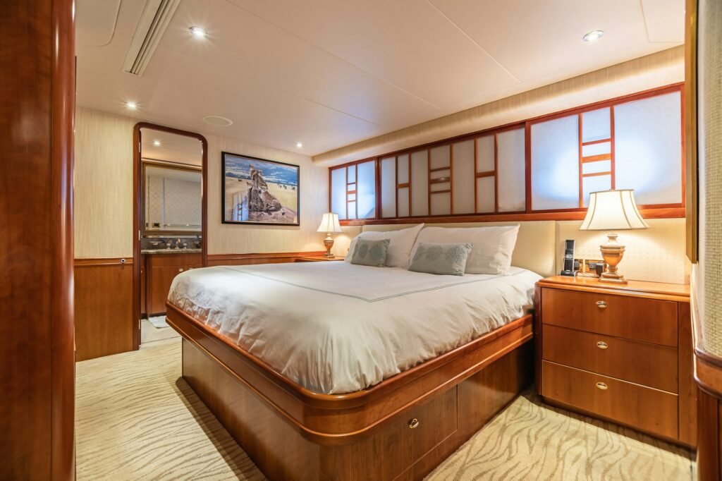 Serengeti Yacht for charter 10