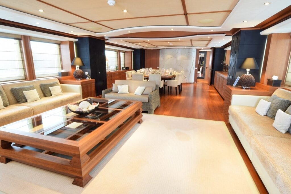 SIROCCO main salon