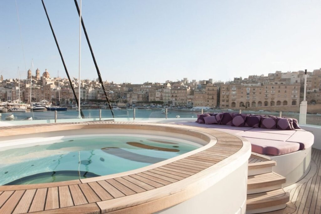 ST DAVID sundeck spa pool