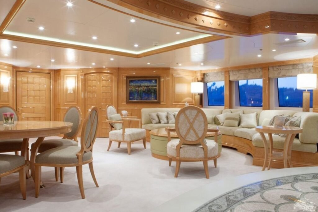 ST DAVID main salon