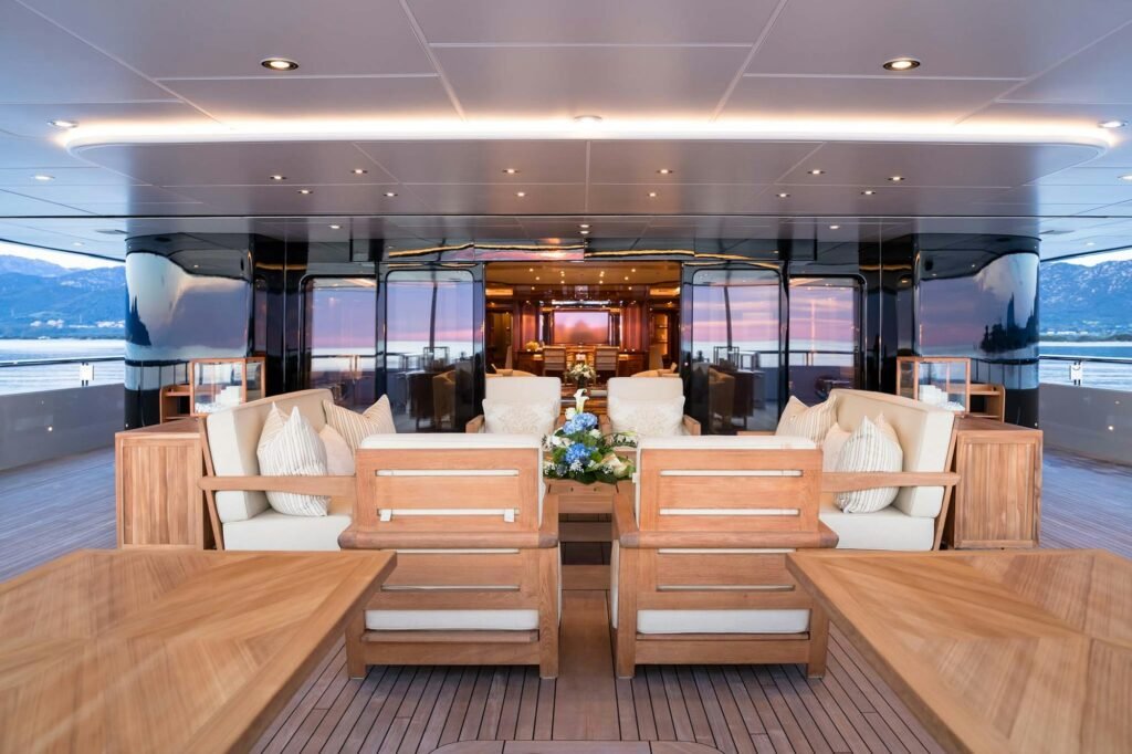 STARFIRE aft deck lounge