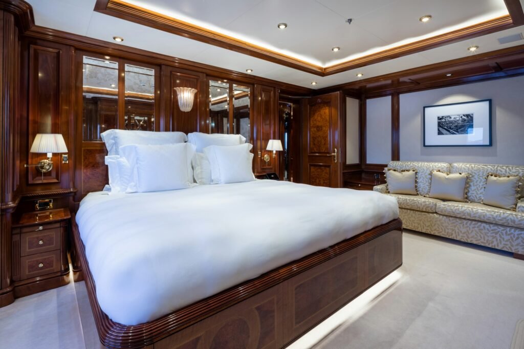 STARFIRE guest king stateroom