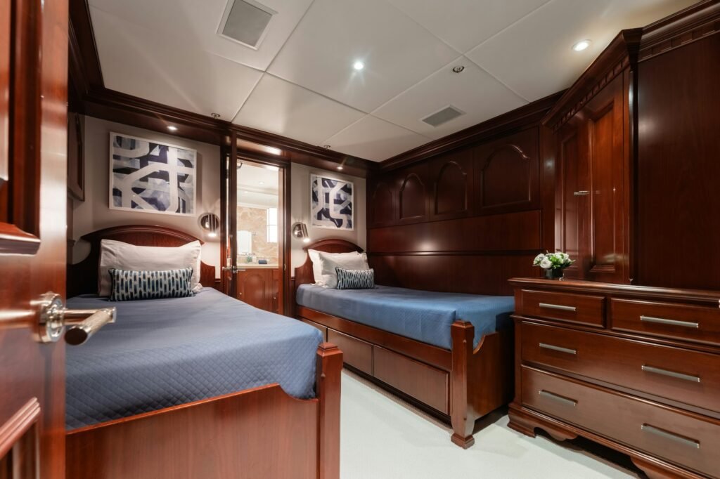 SUMMERDANCE guest cabin