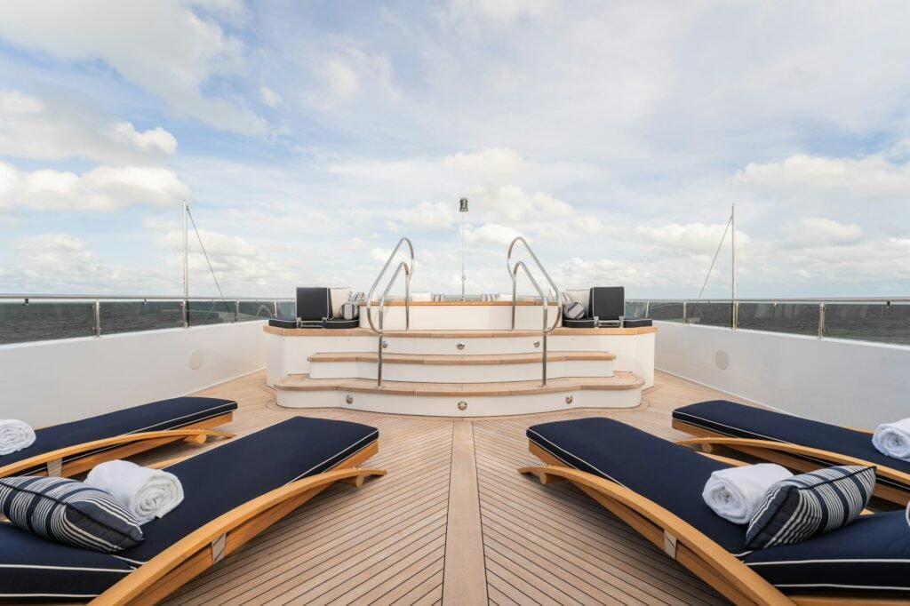 SUMMERDANCE sundeck