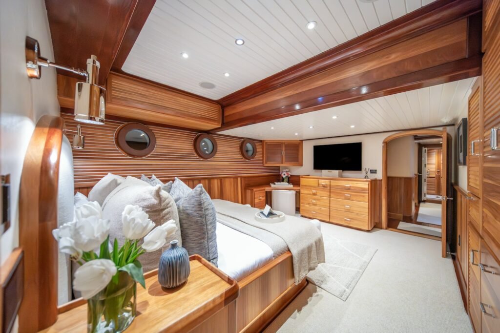Surfbird Yacht for charter 8
