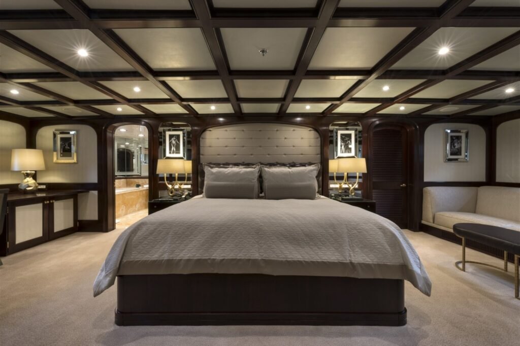 THE WELLESLEY guest cabin