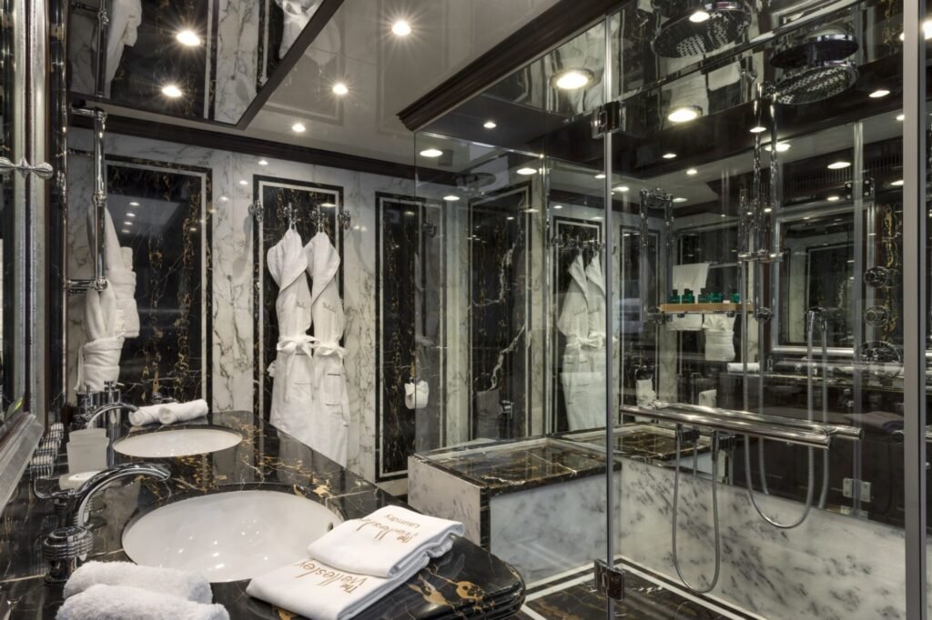 THE WELLESLEY master suite