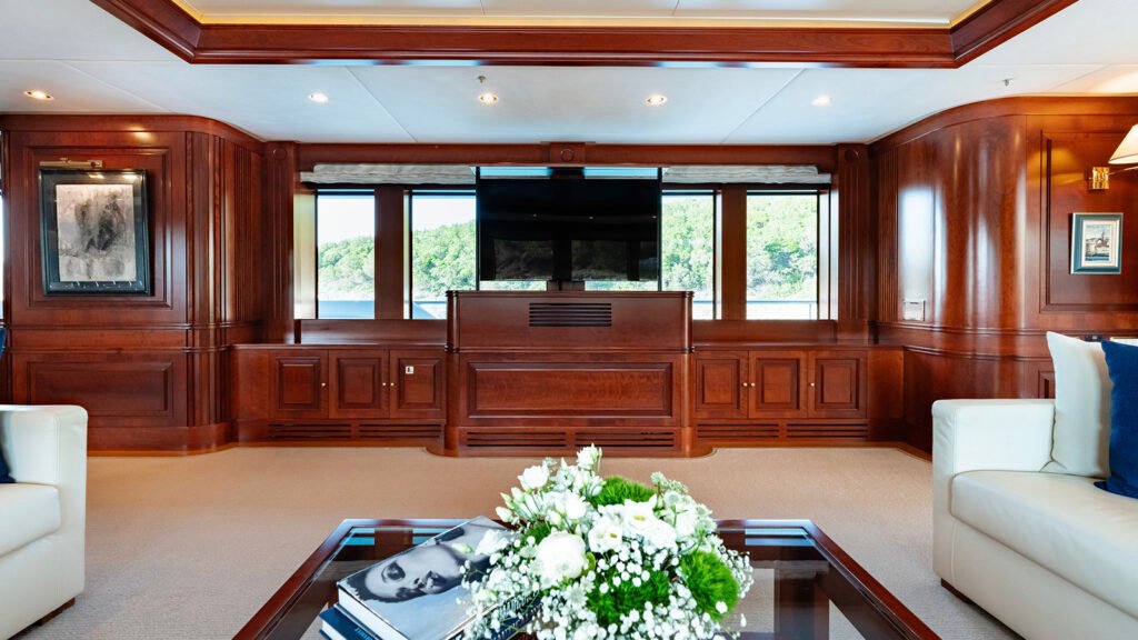 TIREA, 49-metre motor yacht for charter (view 18)