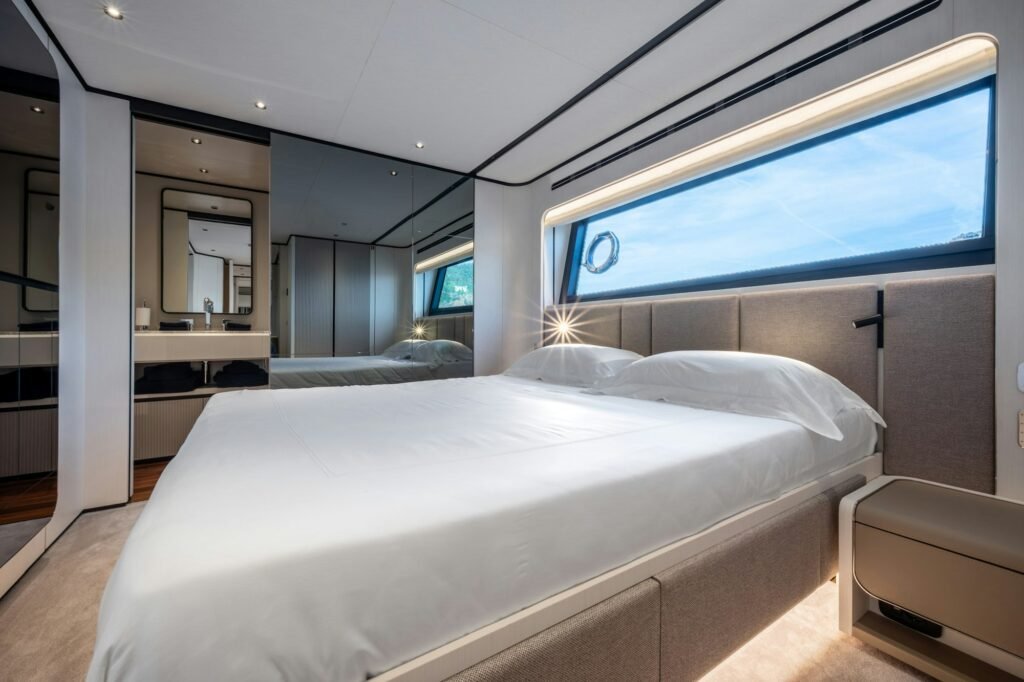 TOGETHER VIP double cabin