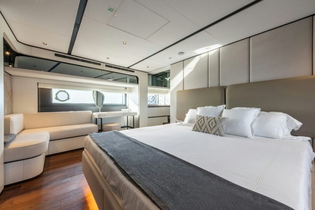 TOGETHER full-beam master suite