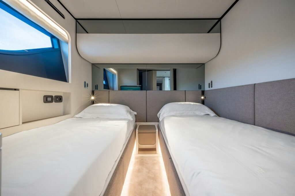 TOGETHER convertible twin cabin