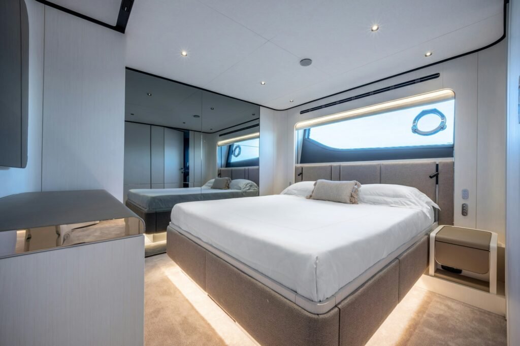 TOGETHER VIP double cabin