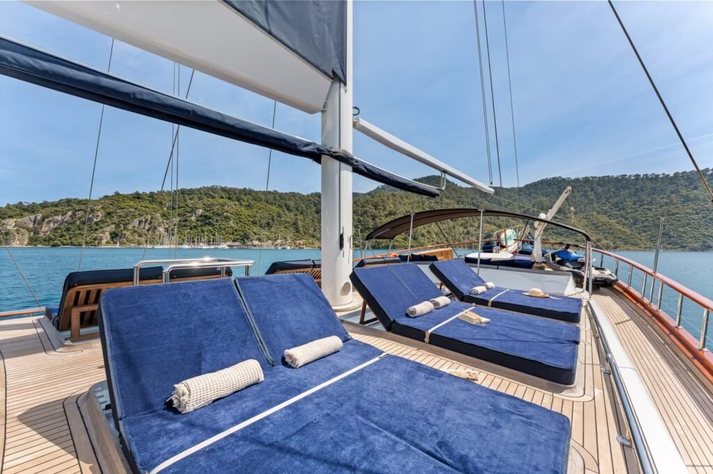TOSCA sun loungers